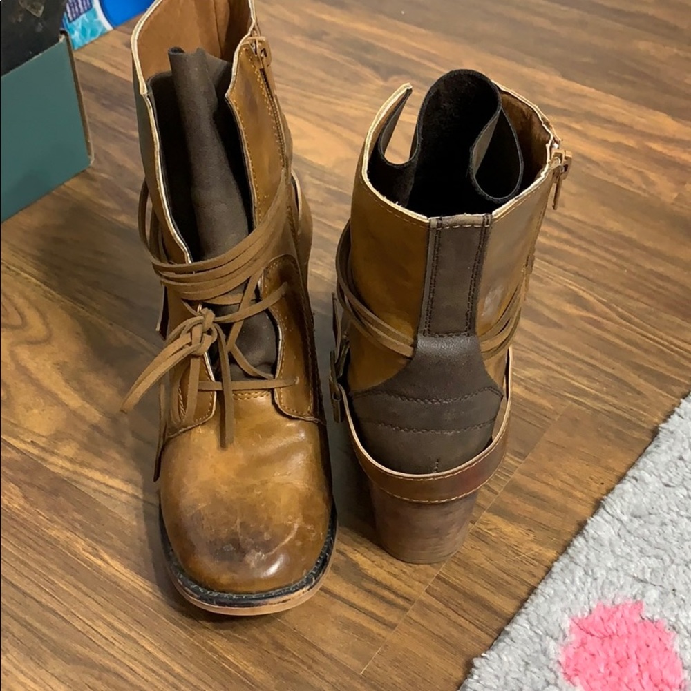 8.5 zip up Pierre dumas boots!!